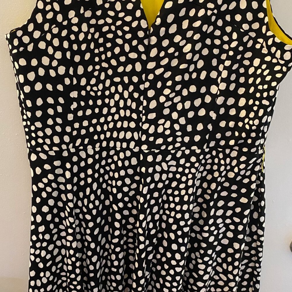 Simple & Stylish Shift Polka Dot Dresses Fit and Flare Styling. - Picture 6 of 13